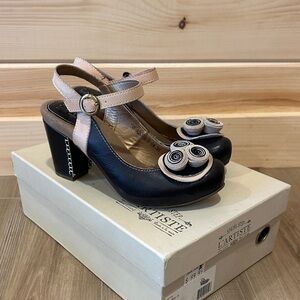 L'ATISTE Black and Cream Heels 36